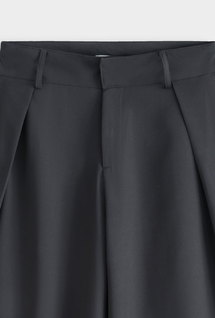 Pantalon large à pinces taille haute coupe fuselée